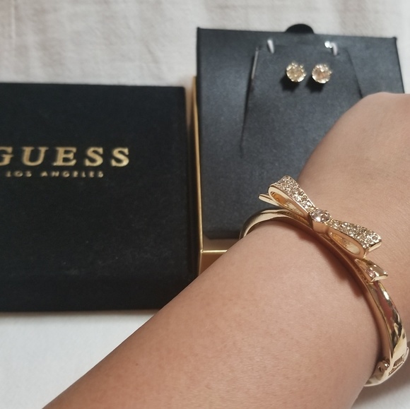 Meet your Posher, Mae - Picture 1 of 1